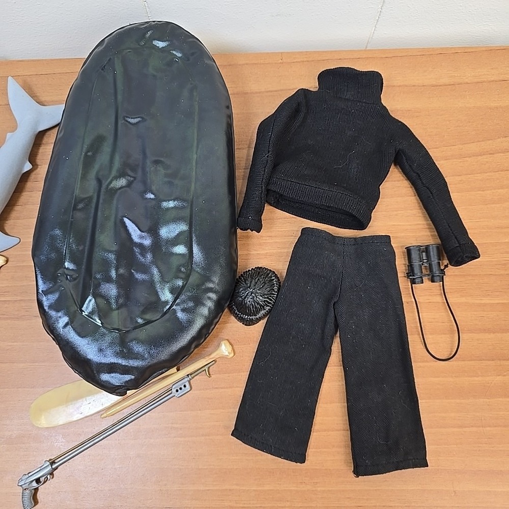 Vintage 1970s GI Joe Adventure Team Accessory‎ Lot Spy Island Gear + Sharks ETC! - Picture 5 of 5